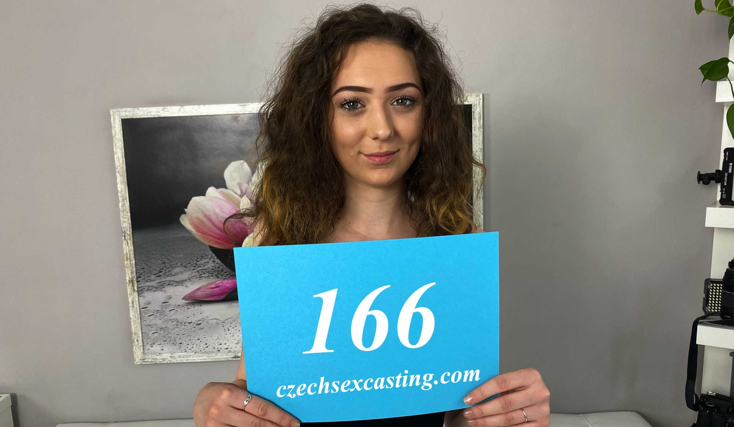 [CzechSexCasting] Isabela De Laa (Sweet girl gets novice pussy fucked / 08.19.2020)